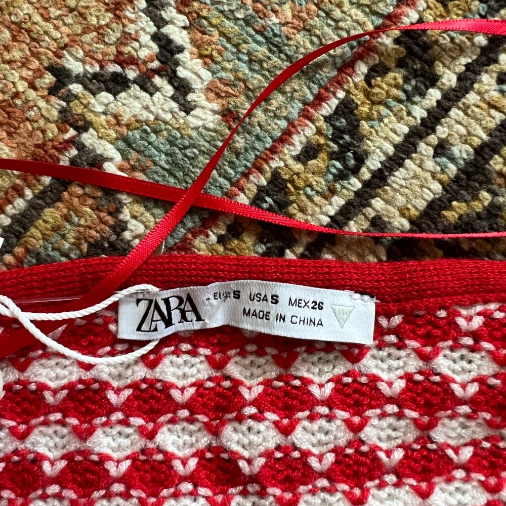 Zara Crochet Knit Red & White Cut Out Halter Keyhole Crop Top NWOT - Picture 8 of 9